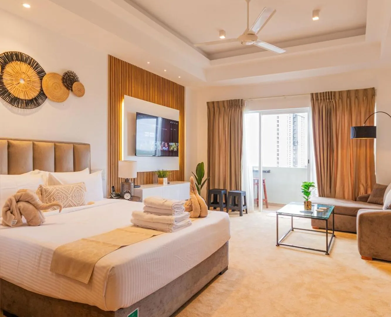 Negombo Beach - The Breeze By Roshi location